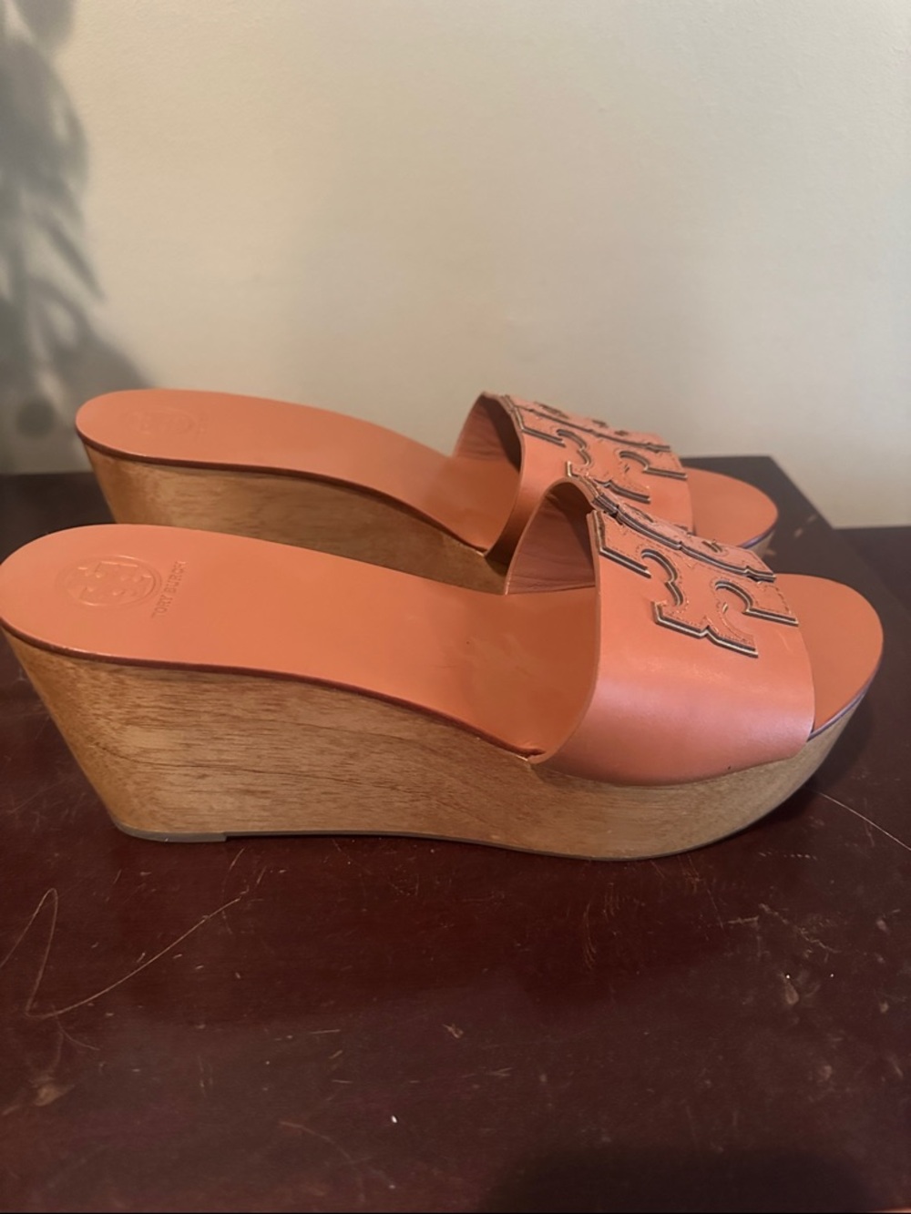 Tory Burch Tan Leather Logo Slide Sandals - Picture 2 of 4